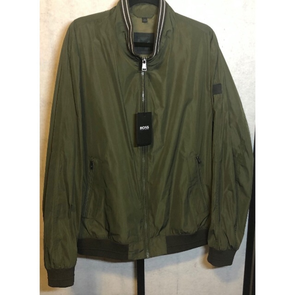 Hugo Boss men’s waterproof jacket (L to XL)